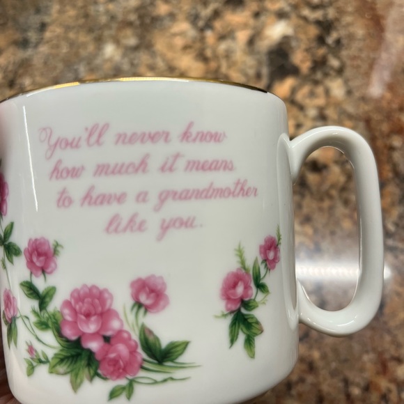 Grandmother mug - Lefton Porcelain - white with pink flowers and gold trim - Picture 2 of 10